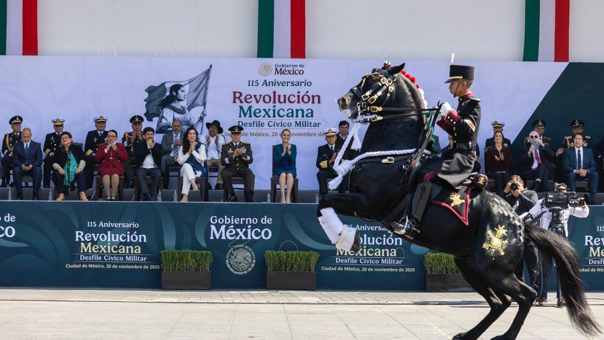 Militarizando el desfile
