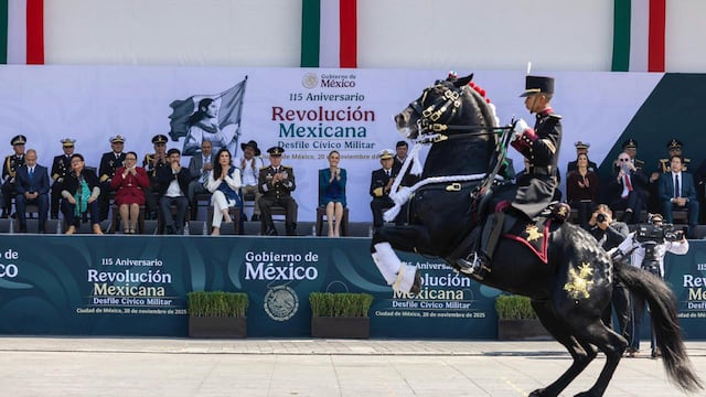 Claudia Sheinbaum Pardo, presidenta de México, encabezó la ceremonia cívico-militar con motivo del CVX Aniversario del Inicio de la Revolución Mexicana