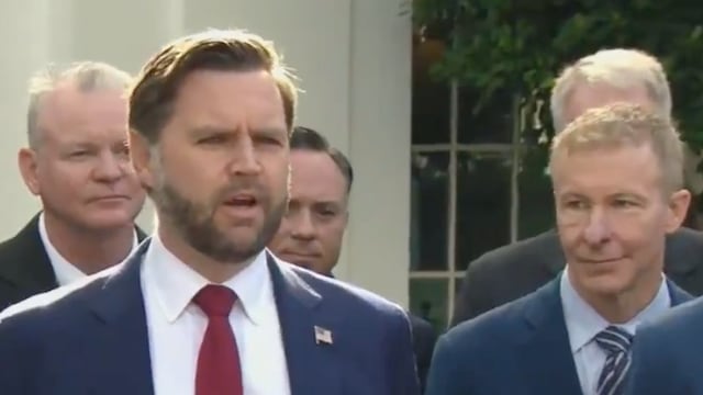 J.D Vance, vicepresidente de Estados Unidos, respalda a Donald Trump