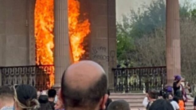 Puertas del Palacio de Gobierno en Monterrey