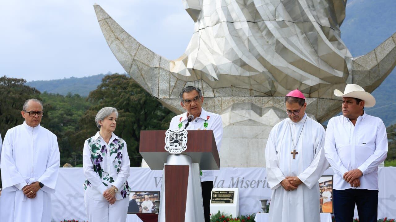 Tamaulipas inaugura escultura monumental de la Virgen de la Misericordia en El Chorrito