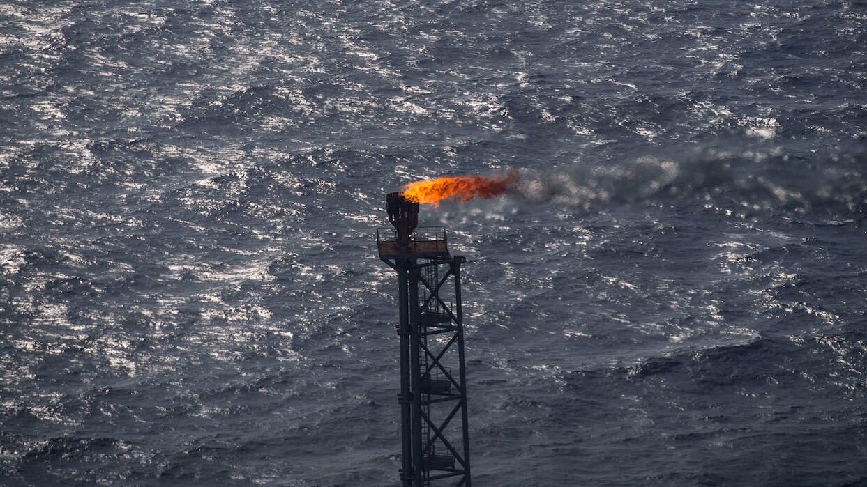 Detener el alza de los precios de los combustibles... ¿buena idea?