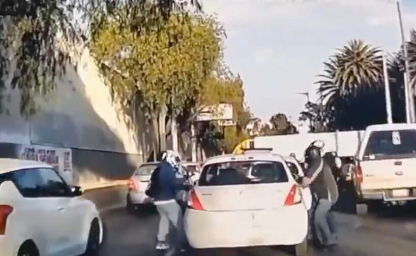 Video del asalto en bolita a conductor cerca de Metro Pantitlán en CDMX
