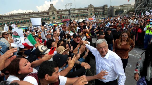 Andrés Manuel López Obrador, presidente de México, encabezó la Marcha: 4 Años de Transformación, del Ángel de la Independencia al Zócalo y dirige Mensaje: 4 Años de Transformación, en el Zócalo de la capital.