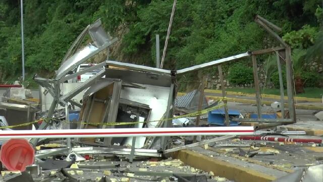 Un tráiler, que se quedó sin frenos, provocó un accidente, pues destruyó la caseta de La Venta