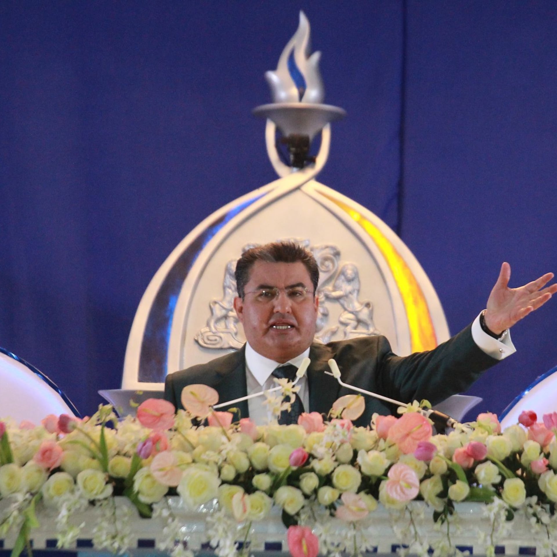 Víctima de Naasón Joaquín pide justicia contra quienes lo encubrieron