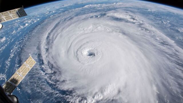 Huracán visto desde el espacio
