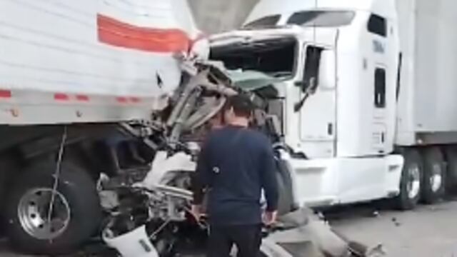 Un fuerte choque se reportó en la carretera Mazatlán-Durango