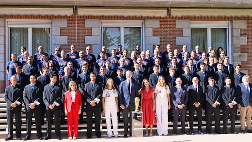 Pedro Sánchez felicita a España; el Rey Felipe VI celebra con la selección y su familia