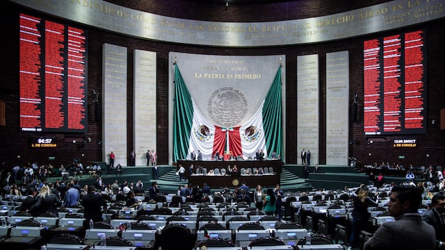 Diputados se aprueban aumento de aguinaldo de 50%.