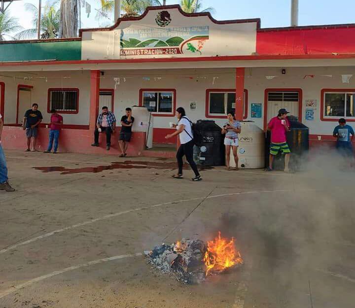 Queman paquetería electoral de elecciones 2022 en San Miguel del Puerto, Oaxaca