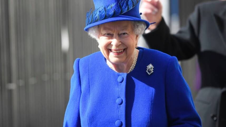 Reina Isabel. Autorización.