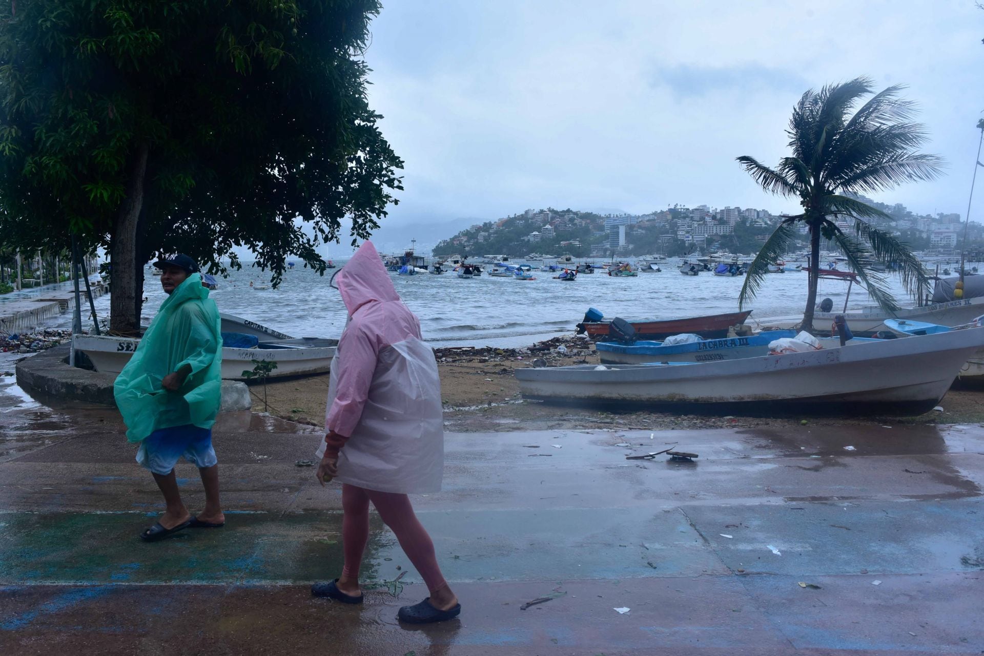 Acapulco horas antes del huracán Erick en Guerrero
