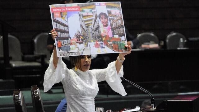 Rosario Robles pagó casi 70 mil pesos para conservar la suspensión provisional contra cualquier orden de aprehensión