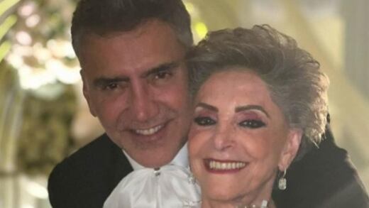 Alejandro Fernández quiere que Doña Cuquita tenga un novio “bien billetudo”