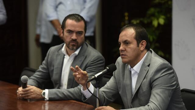 Cuauhtémoc Blanco (derecha), gobernador del estado de Morelos.
