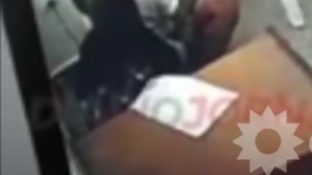 Jueza besa a preso