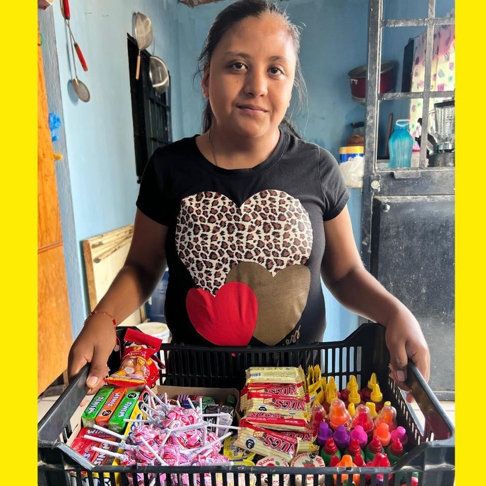 Doña Papas, Normita la de las papas, la mujer que se besó a uno de La Arrolladora banda El Limón.