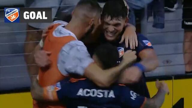 Brandon Vázquez marcó nuevamente, el Club Chivas lo rechazó.