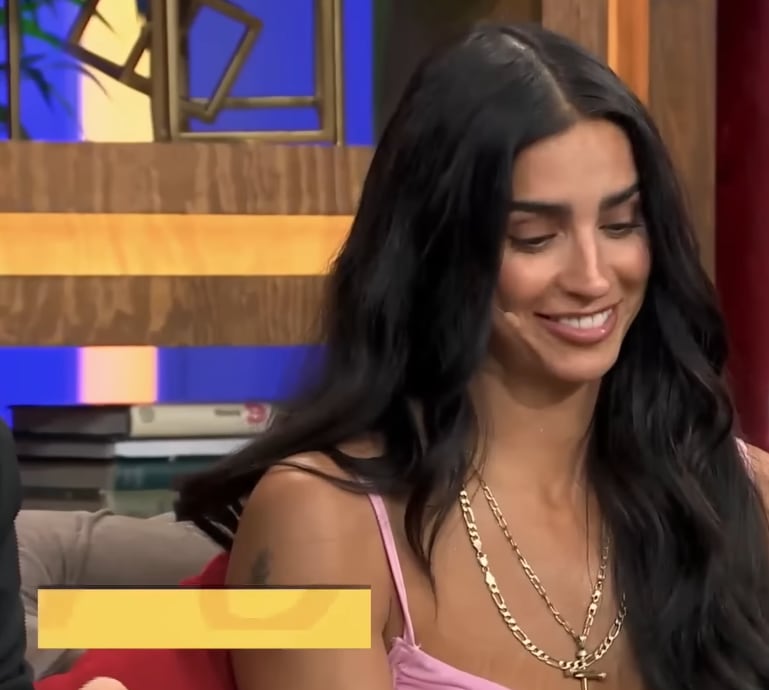 Bárbara de Regil muestra que es experta midiendo penes.