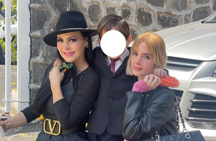 Maribel Guardia con José Julián e Imelda Garza-Tuñón.