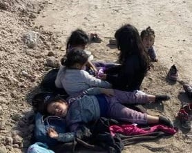 Niñas abandonadas en la frontera