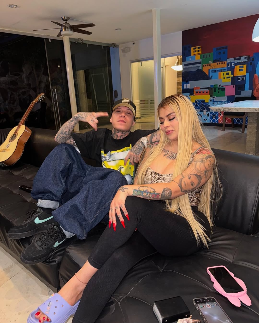 Santa Fe Klan hace colaboración con Mona.