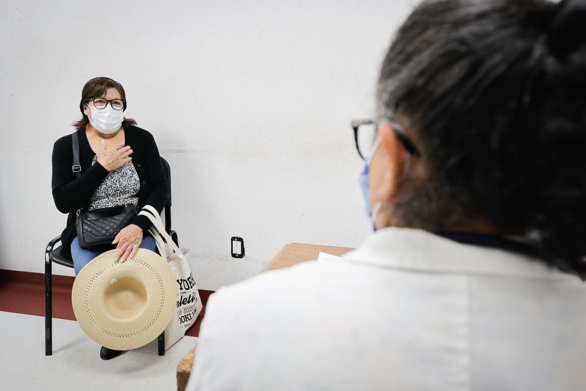 ISSSTE refuerza prevención contra la hepatitis B para evitar cirrosis y cáncer hepático.