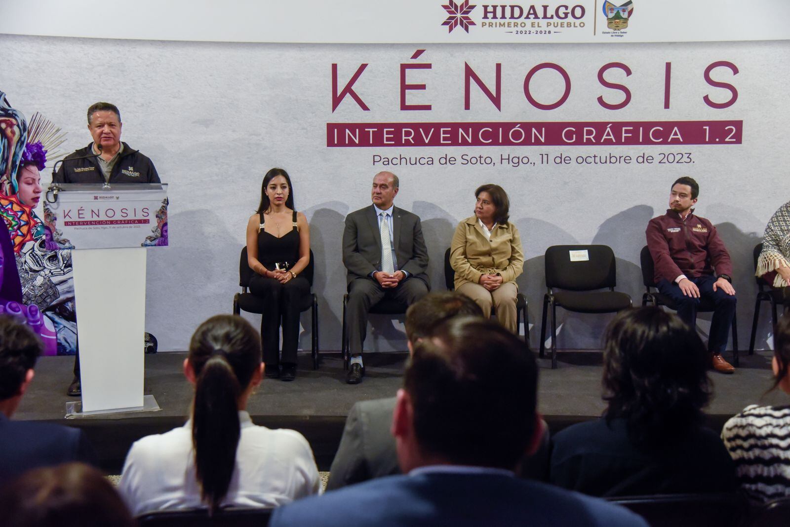 Julio Menchaca inaugura exposición Kénosis