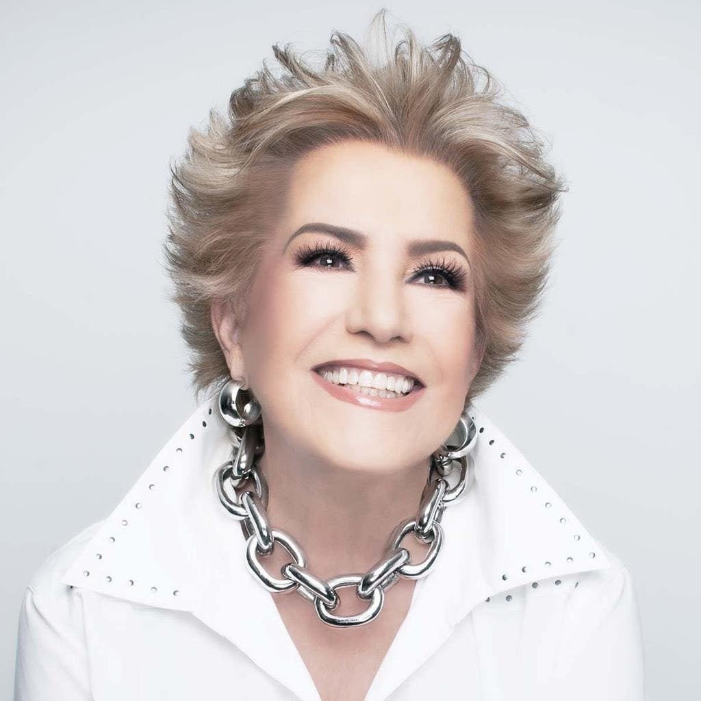 Maxine Woodside, locutora de radio.