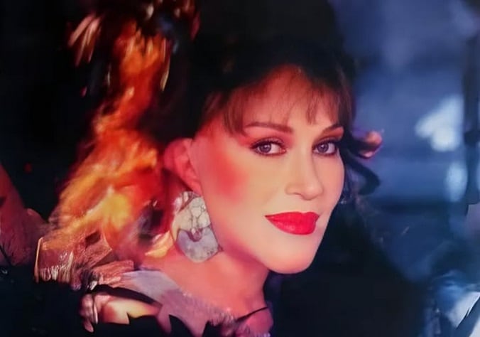 Lucha Villa, cantante.