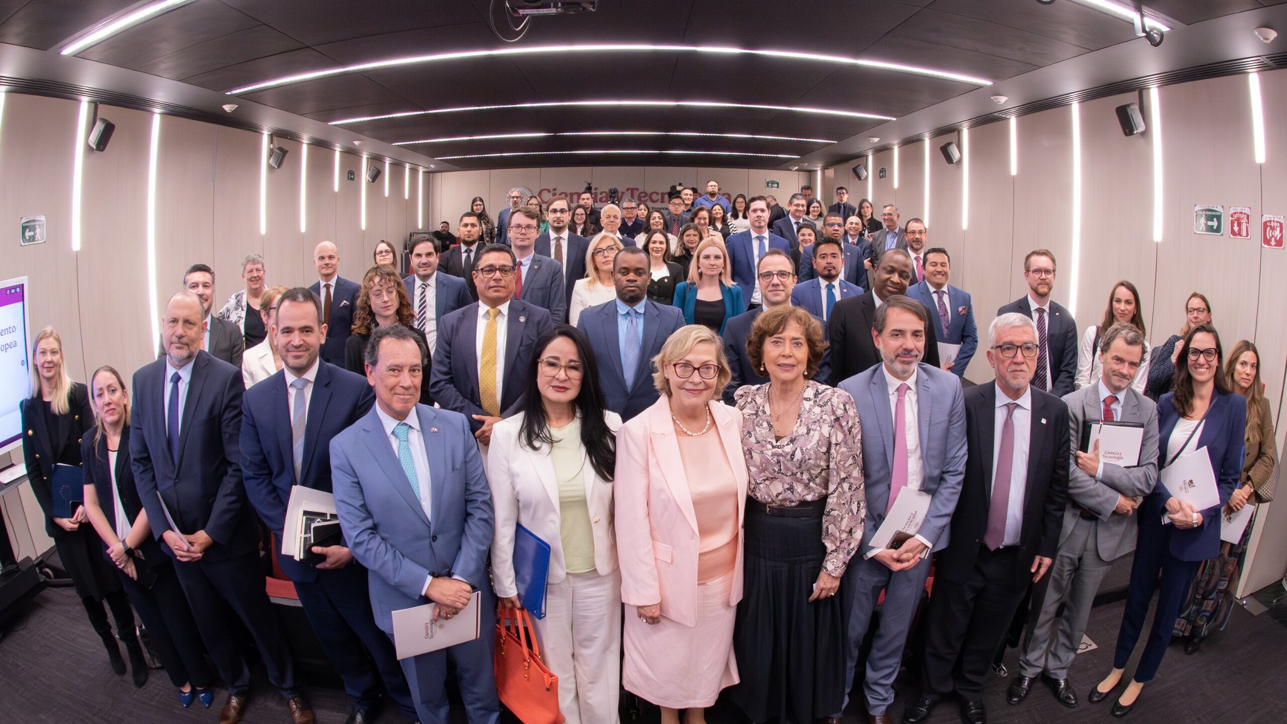 México y Unión Europea fortalecen cooperación científica: anuncia agenda en IA, supercomputación y cambio climático