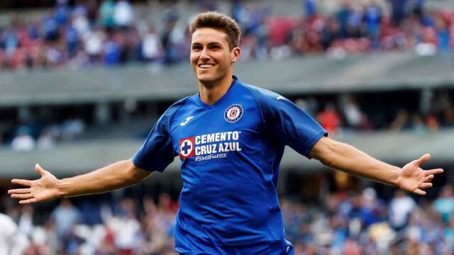 Santiago Giménez con Cruz Azul