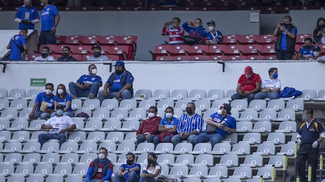 El Estadio Azteca estuvo ausente de gran parte de los aficionados del Cruz Azul y Pumas.