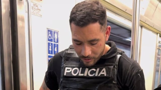 Policía que sale en el video de Mujer Luna Bella.