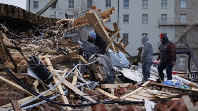 Construcciones colapsaron por paso de tornados
