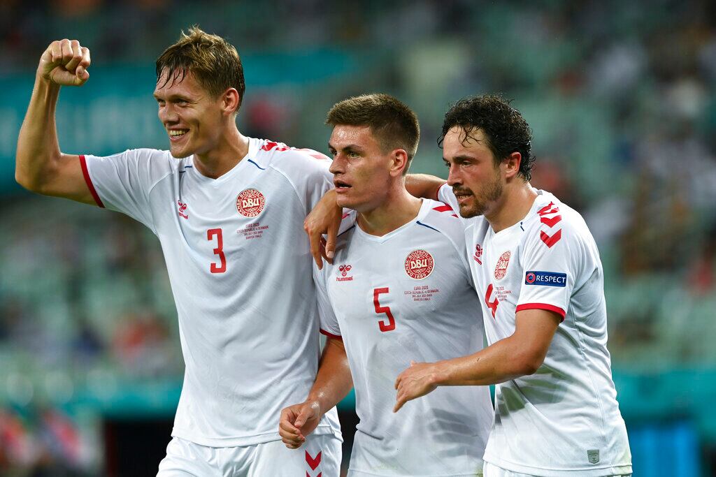 Dinamarca avanzó a las semis de la Euro