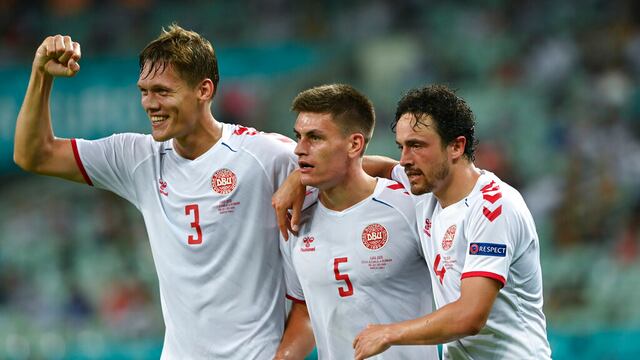 Dinamarca avanzó a las semis de la Euro