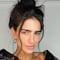 Bárbara de Regil se tapa de la lluvia con un tortillero (VIDEO)