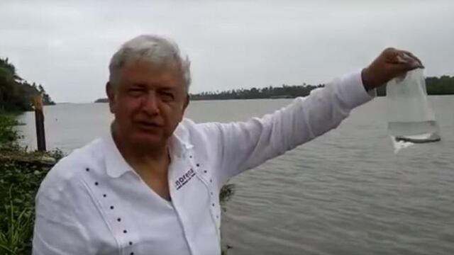 AMLO liberando un pejelagarto