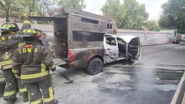 Camioneta se incendia en Viaducto, esto pasó