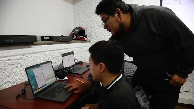La Escuela Pública de Código impulsa talento, cierra la brecha digital y construye futuro.