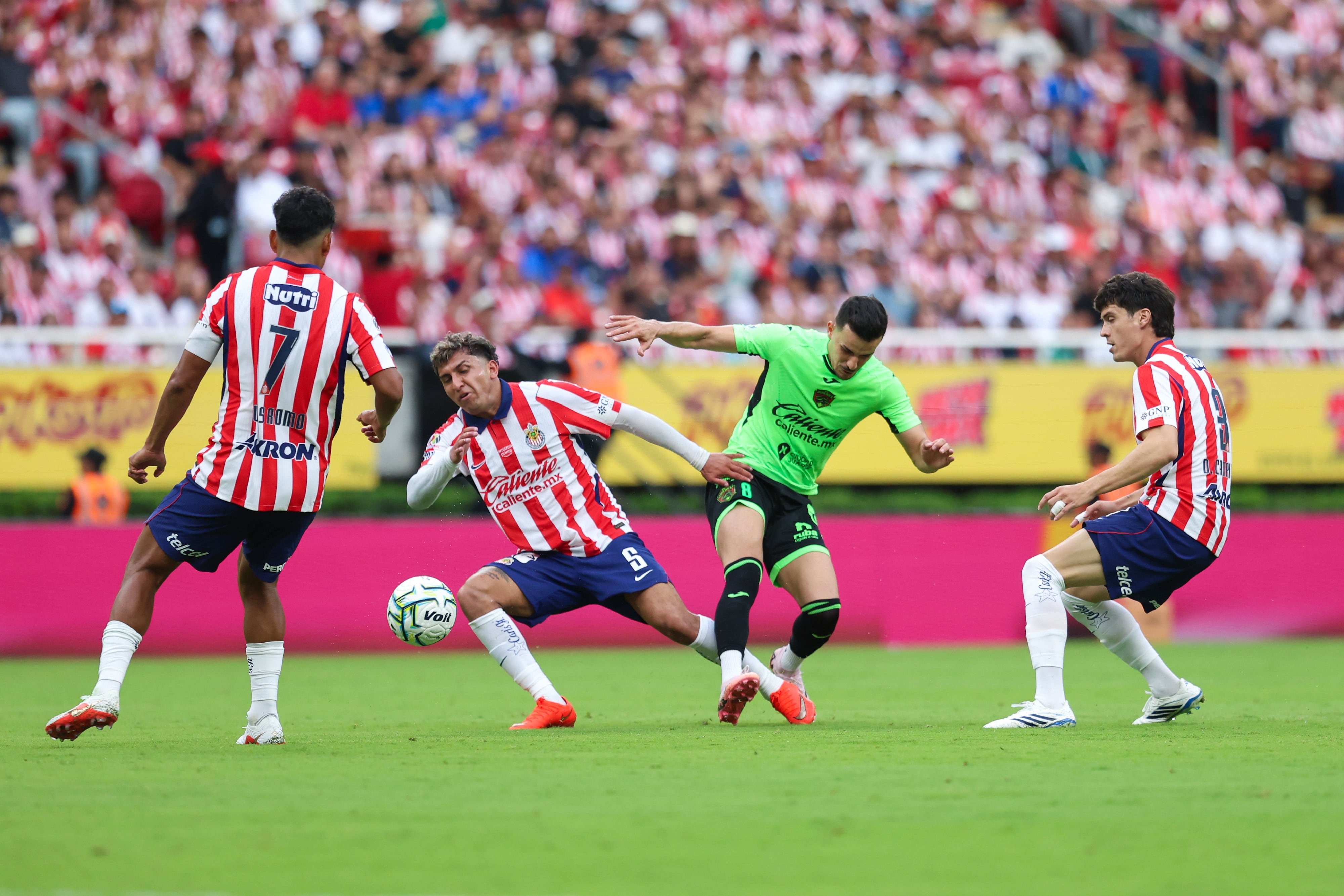 Chivas gana de último minuto y logra sus primeros tres puntos en el Apertura 2026.