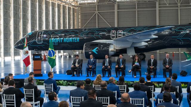 Presentación del Embraer E 195-E2, nuevo modelo de avión de Mexicana
