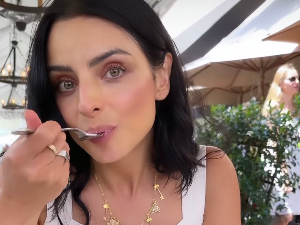 Aislinn Derbez