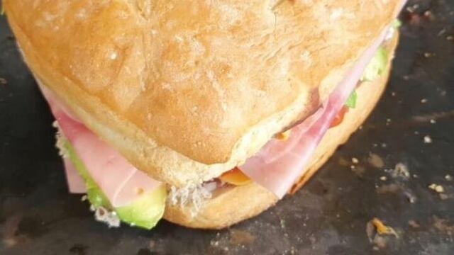 Tortas mamalones con forma de corazón.