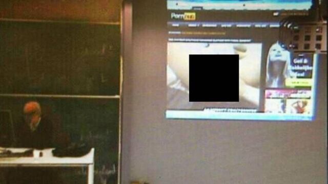 Profesor muestra porno a sus alumnos