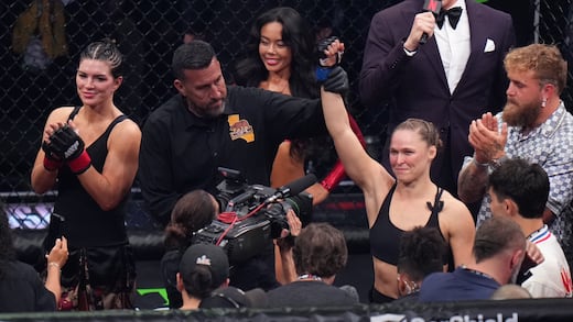 Ronda Rousey se impone a Gina Carano en una pelea histórica de MMA