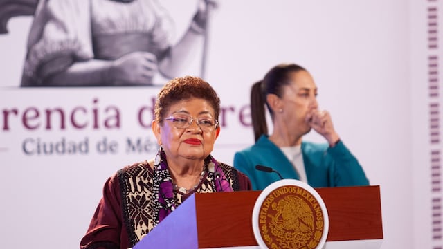 Ernestina Godoy Ramos, consejera jurídica de la Presidencia y Claudia Sheinbaum Pardo, presidenta de México