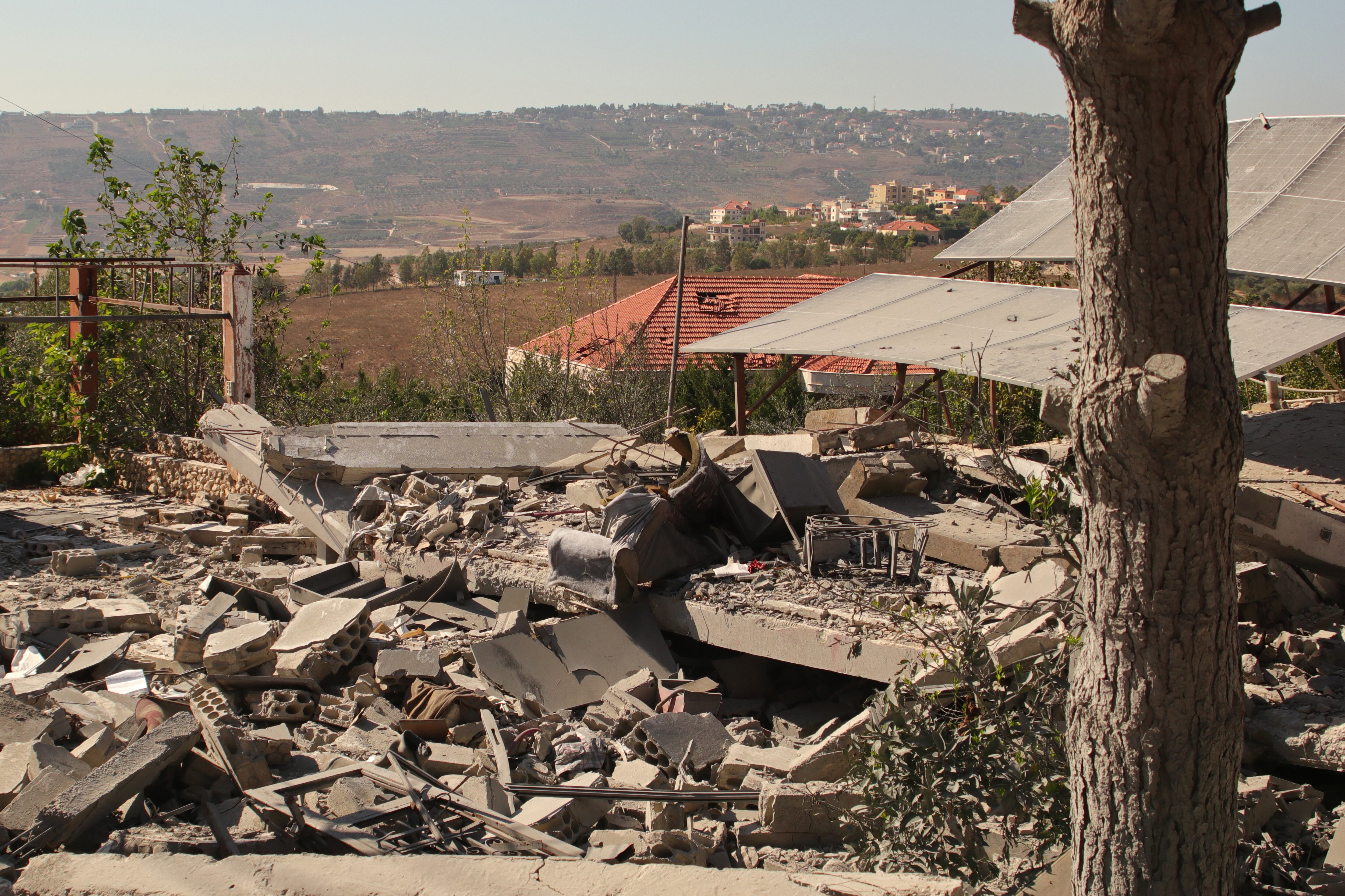 Israel ataca la villa de Khiam, al sur de Líbano, en respuesta a un ataque de Hezbolá